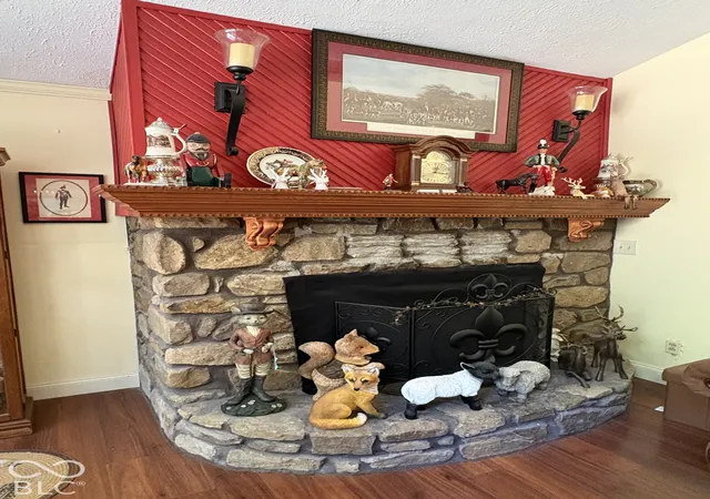 Photo 4 of Single family home for sale at 1018 Wildwood Ln, New Albany, IN 47150 | MLS# 22128417 | Listing updated on 2026-10-10