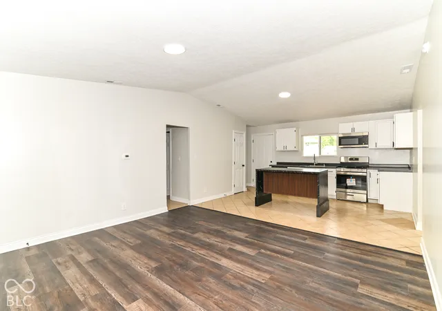 Photo 4 of Single family home for sale at 9226 Rochelle Dr, Indianapolis, IN 46235 | MLS# 22128425 | Listing updated on 2026-10-02