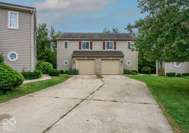 Photo 1 of Condo for sale at 606 Bayberry Ct W, Bloomington, IN 47401 | MLS# 22128428 | Listing updated on 2026-09-30