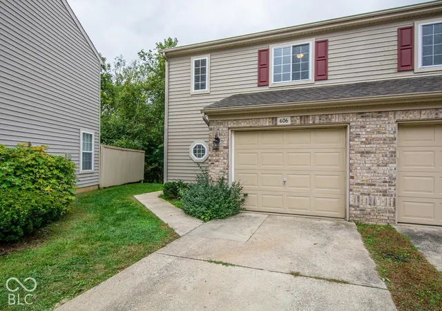Photo 2 of Condo for sale at 606 Bayberry Ct W, Bloomington, IN 47401 | MLS# 22128428 | Listing updated on 2026-09-30