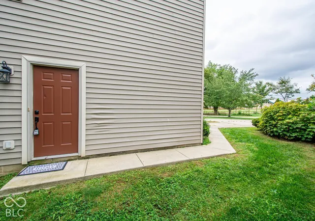 Photo 3 of Condo for sale at 606 Bayberry Ct W, Bloomington, IN 47401 | MLS# 22128428 | Listing updated on 2026-09-30