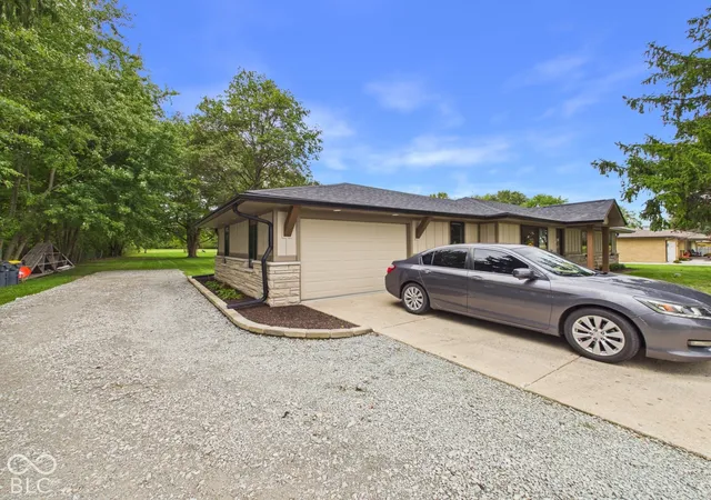 Photo 3 of Single family home for sale at 2623 S Central Way, Anderson, IN 46011 | MLS# 22128429 | Listing updated on 2026-09-28