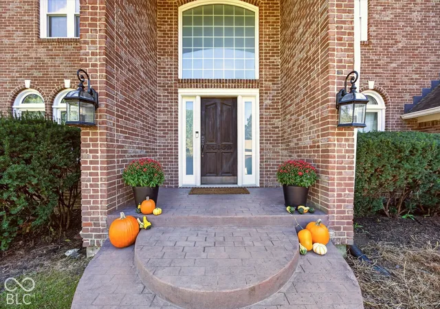 Photo 3 of Sale Pending at 12065 Watermark Ct, Indianapolis, IN 46236 | MLS# 22128431 | Listing updated on 2026-10-05