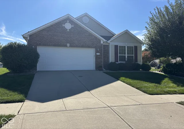 Photo 1 of Single family home for sale at 3233 Meridian Meadows Rd, Greenwood, IN 46142 | MLS# 22128435 | Listing updated on 2026-10-01