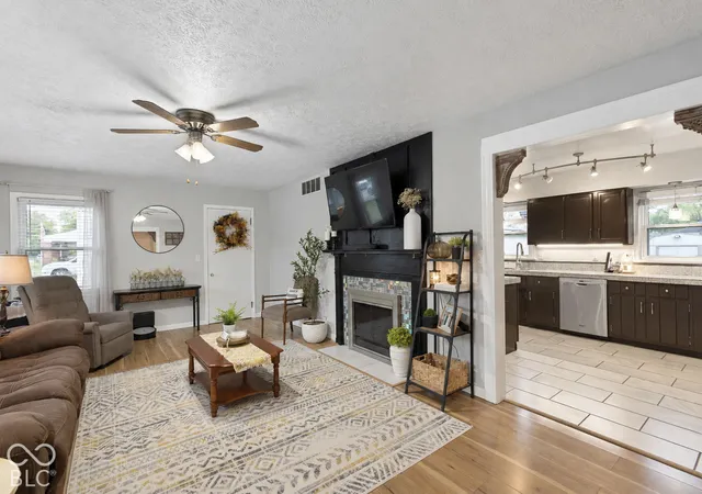 Photo 2 of Sale Pending at 215 Elva St, Anderson, IN 46013 | MLS# 22128436 | Listing updated on 2026-10-04