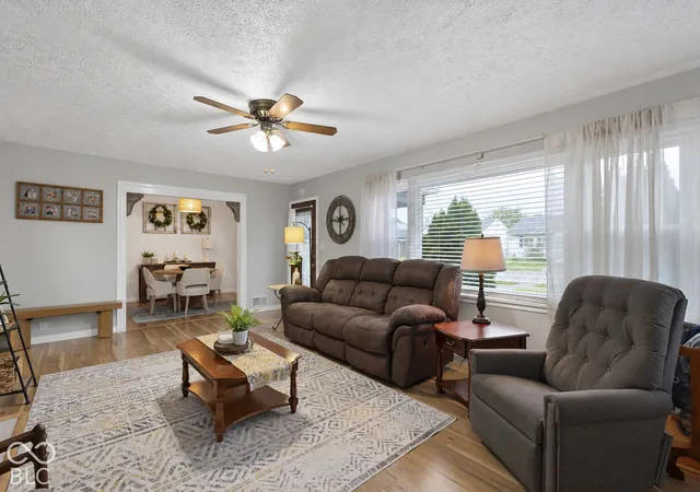 Photo 3 of Sale Pending at 215 Elva St, Anderson, IN 46013 | MLS# 22128436 | Listing updated on 2026-10-04