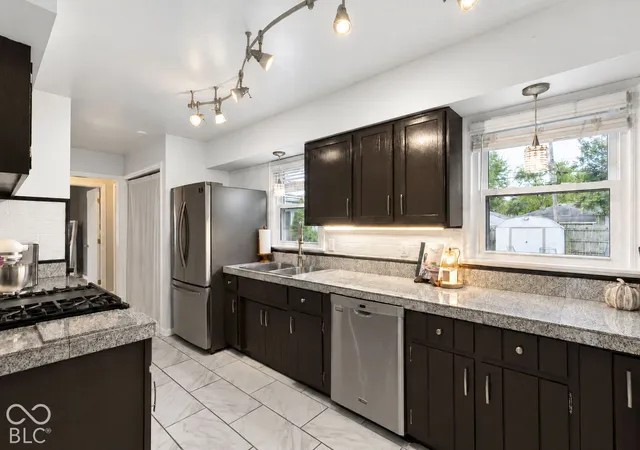 Photo 4 of Sale Pending at 215 Elva St, Anderson, IN 46013 | MLS# 22128436 | Listing updated on 2026-10-04
