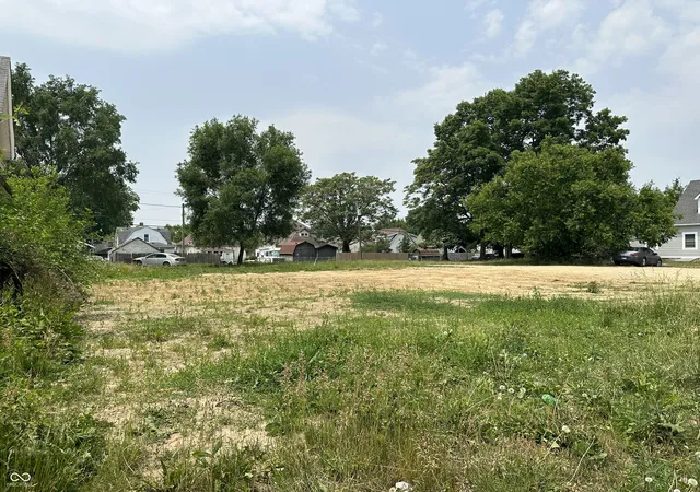 Photo 2 of Sale Pending at 122 N Belmont Ave, Indianapolis, IN 46222 | MLS# 22128438 | Listing updated on 2026-09-30