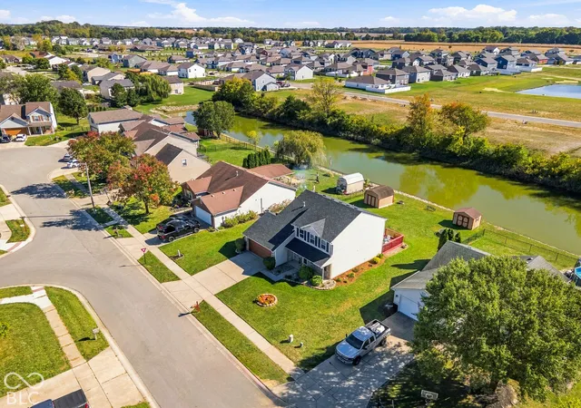 Photo 4 of Single family home for sale at 1225 Charlotte Way, Shelbyville, IN 46176 | MLS# 22128440 | Listing updated on 2026-10-06