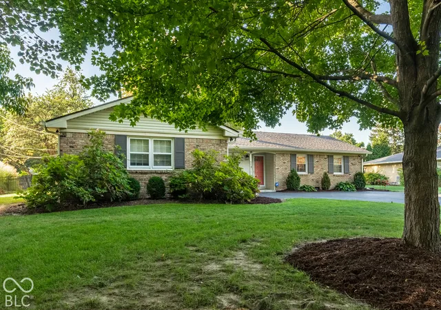 Photo 3 of Single family home for sale at 5913 Susan Dr E, Indianapolis, IN 46250 | MLS# 22128443 | Listing updated on 2026-10-10