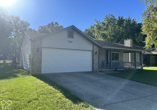 Photo 2 of Single family home for sale at 18686 Northridge Dr, Noblesville, IN 46060 | MLS# 22128444 | Listing updated on 2026-09-28