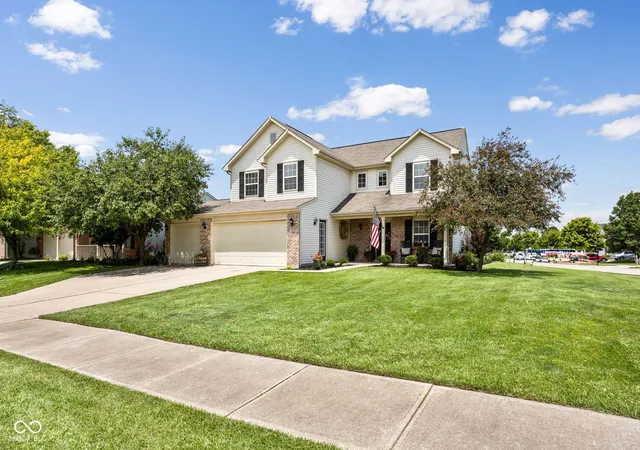 Photo 1 of Single family home for sale at 2824 Sonnet Dr, Anderson, IN 46013 | MLS# 22128448 | Listing updated on 2026-09-30