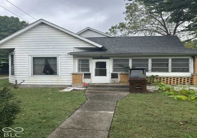 Photo 1 of Single family home for sale at 17 N Gum St, North Vernon, IN 47265 | MLS# 22128451 | Listing updated on 2026-09-30