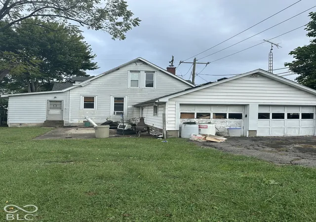 Photo 2 of Single family home for sale at 17 N Gum St, North Vernon, IN 47265 | MLS# 22128451 | Listing updated on 2026-09-30