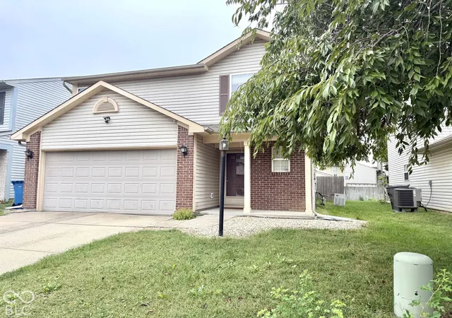 Photo 2 of Single family home for sale at 7704 Lake Vista Ln, Indianapolis, IN 46217 | MLS# 22128452 | Listing updated on 2026-09-28