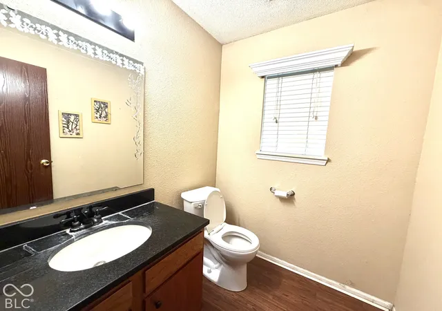 Photo 4 of Single family home for sale at 7704 Lake Vista Ln, Indianapolis, IN 46217 | MLS# 22128452 | Listing updated on 2026-09-28