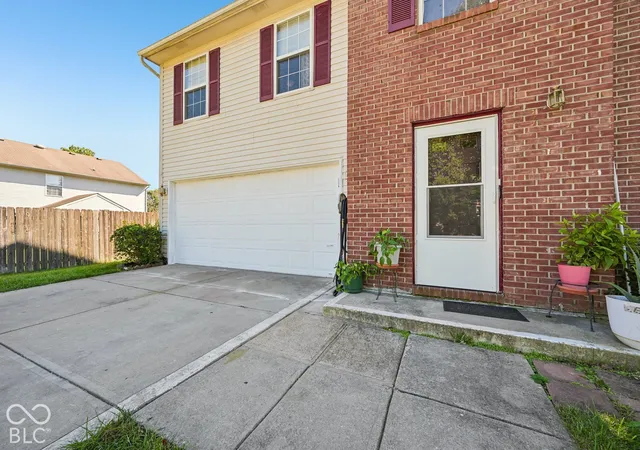 Photo 3 of Single family home for sale at 6041 Denise Dr, Indianapolis, IN 46221 | MLS# 22128469 | Listing updated on 2026-10-01