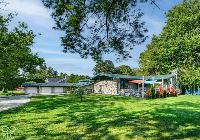 Photo 2 of Single family home for sale at 2112 W Sun Valley Pkwy, Muncie, IN 47303 | MLS# 22128471 | Listing updated on 2026-10-08