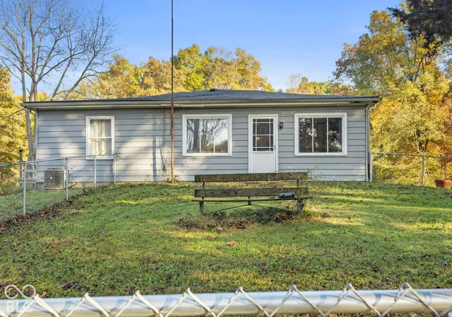 Photo 1 of Sale Pending at 1060 Shelton Rd, Martinsville, IN 46151 | MLS# 22128473 | Listing updated on 2026-10-26