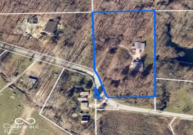 Photo 2 of Sale Pending at 1060 Shelton Rd, Martinsville, IN 46151 | MLS# 22128473 | Listing updated on 2026-10-26