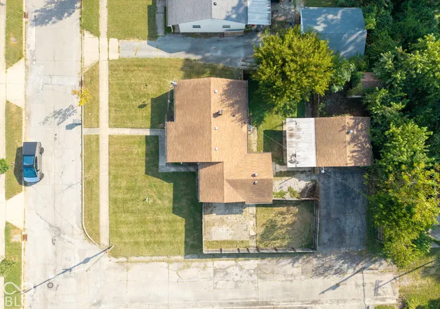 Photo 3 of Single family home for sale at 432 S Kenmore Rd, Indianapolis, IN 46219 | MLS# 22128476 | Listing updated on 2026-09-29