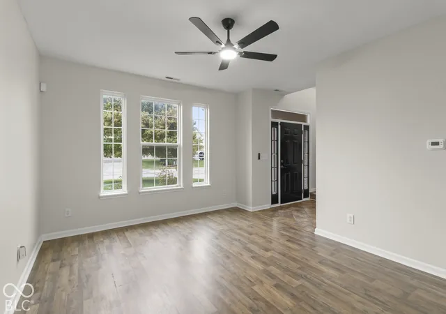 Photo 3 of Single family home for sale at 6552 Amherst Way, Zionsville, IN 46077 | MLS# 22128487 | Listing updated on 2026-10-05