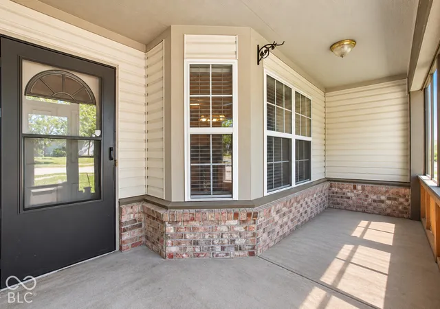 Photo 3 of Sale Pending at 1421 Wilford Ln, Indianapolis, IN 46229 | MLS# 22128490 | Listing updated on 2026-10-04