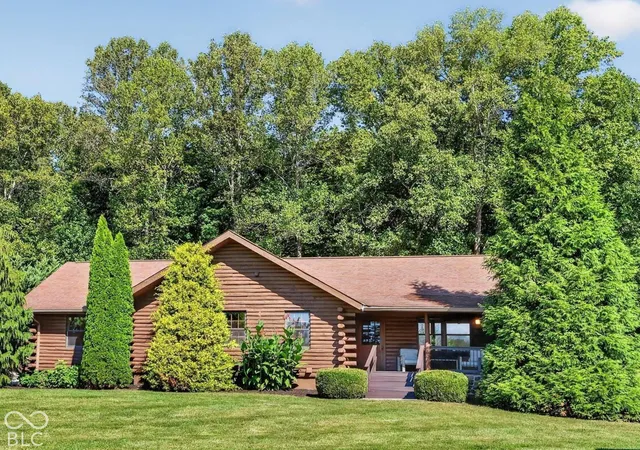 Photo 3 of Single family home for sale at 1272 Centerwood Dr, Martinsville, IN 46151 | MLS# 22128500 | Listing updated on 2026-10-08