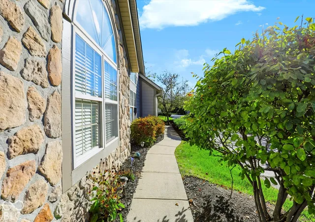 Photo 3 of Condo for sale at 16628 Brownstone Ct, Westfield, IN 46074 | MLS# 22128508 | Listing updated on 2026-10-07