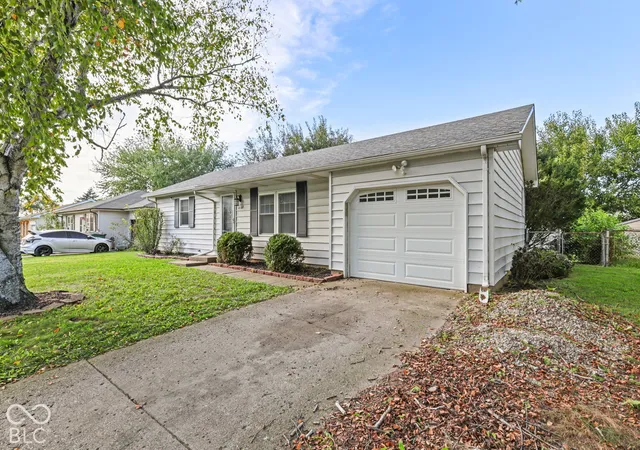 Photo 3 of Sale Pending at 2127 Manor Dr, Lebanon, IN 46052 | MLS# 22128512 | Listing updated on 2026-10-06