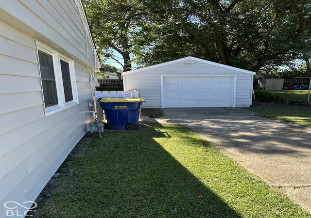 Photo 2 of Single family home for sale at 8141 Patton Dr, Indianapolis, IN 46226 | MLS# 22128516 | Listing updated on 2026-09-28