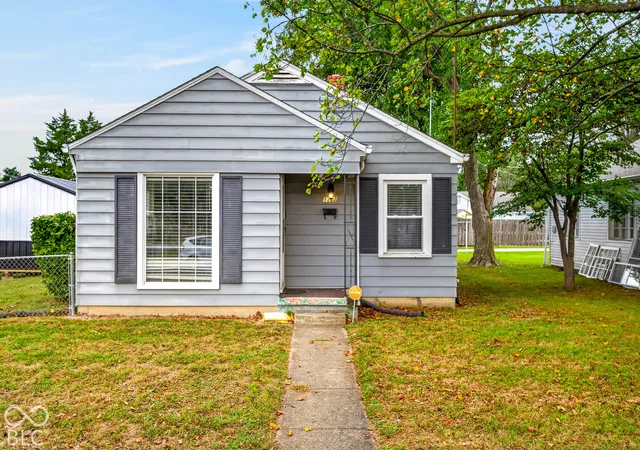 Photo 1 of Single family home for sale at 1302 Court, Columbus, IN 47201 | MLS# 22128518 | Listing updated on 2026-09-30