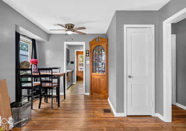 Photo 4 of Single family home for sale at 1302 Court, Columbus, IN 47201 | MLS# 22128518 | Listing updated on 2026-09-30
