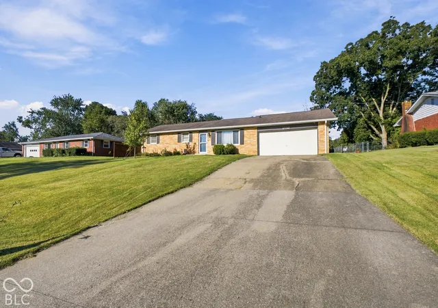 Photo 2 of Single family home for sale at 2730 Rogers St, Columbus, IN 47201 | MLS# 22128524 | Listing updated on 2026-10-05