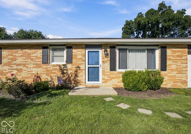 Photo 3 of Single family home for sale at 2730 Rogers St, Columbus, IN 47201 | MLS# 22128524 | Listing updated on 2026-10-05