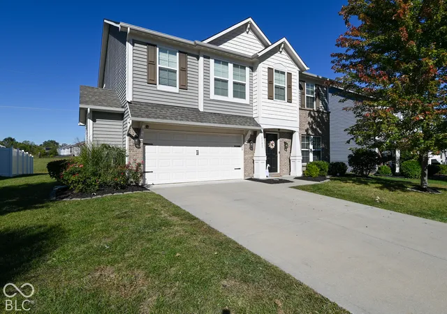 Photo 2 of Single family home for sale at 2582 Twinleaf Dr, Plainfield, IN 46168 | MLS# 22128526 | Listing updated on 2026-09-30