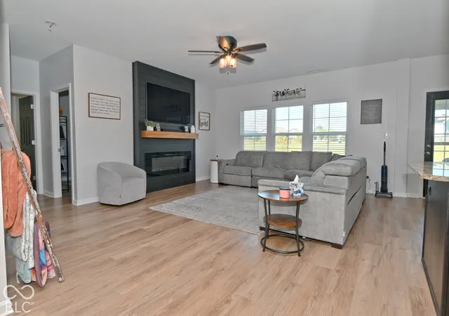 Photo 3 of Single family home for sale at 2582 Twinleaf Dr, Plainfield, IN 46168 | MLS# 22128526 | Listing updated on 2026-09-30