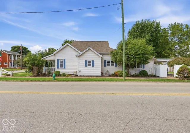 Photo 2 of Single family home for sale at 834 E Main St, Greensburg, IN 47240 | MLS# 22128530 | Listing updated on 2026-10-01