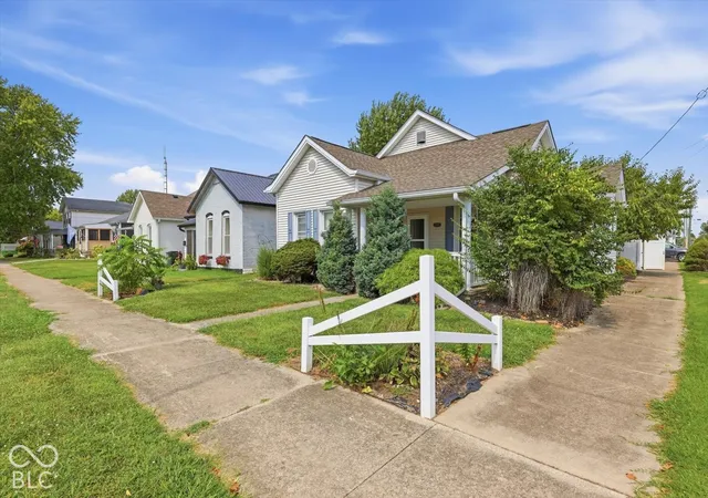 Photo 3 of Single family home for sale at 834 E Main St, Greensburg, IN 47240 | MLS# 22128530 | Listing updated on 2026-10-01