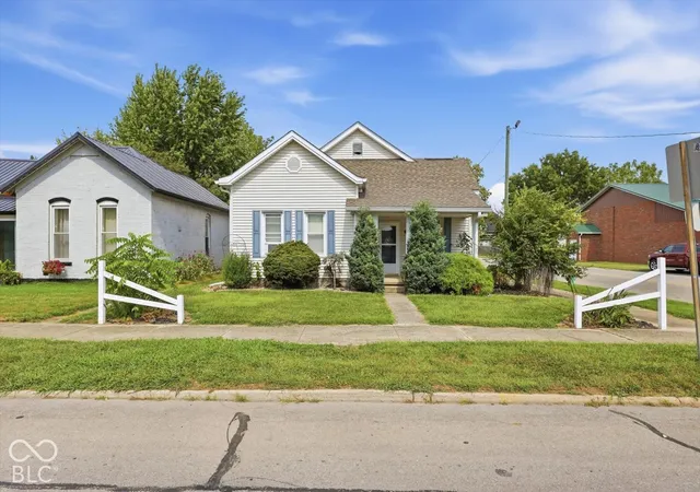 Photo 3 of Single family home for sale at 834 E Main St, Greensburg, IN 47240 | MLS# 22128530 | Listing updated on 2026-10-01