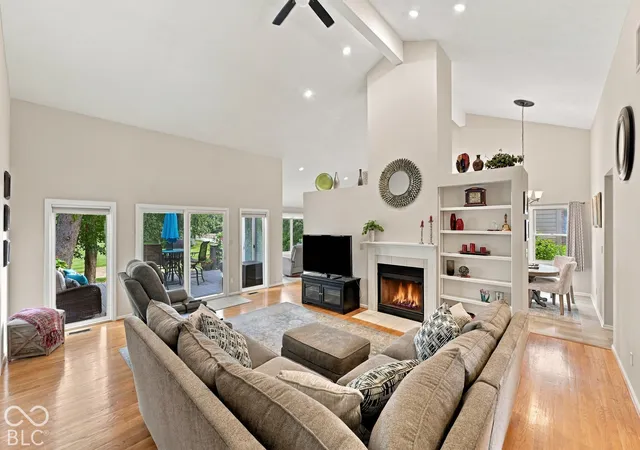 Photo 2 of Single family home for sale at 7342 Pymbroke Dr, Fishers, IN 46038 | MLS# 22128532 | Listing updated on 2026-10-01