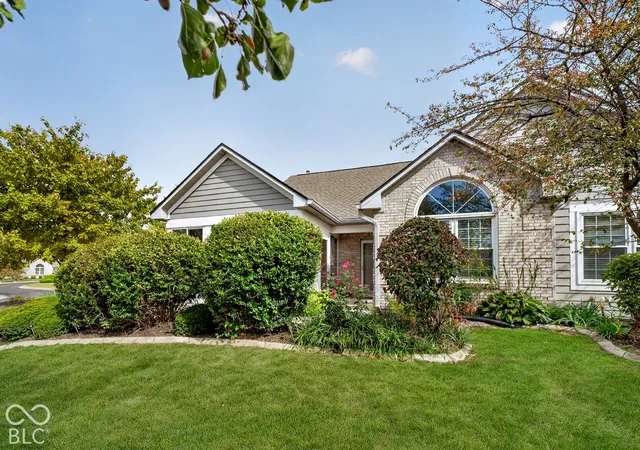 Photo 2 of Condo for sale at 5771 Quail Xing Dr, Indianapolis, IN 46237 | MLS# 22128539 | Listing updated on 2026-10-01
