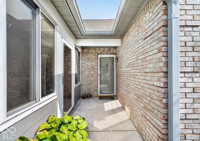 Photo 3 of Condo for sale at 5771 Quail Xing Dr, Indianapolis, IN 46237 | MLS# 22128539 | Listing updated on 2026-10-01