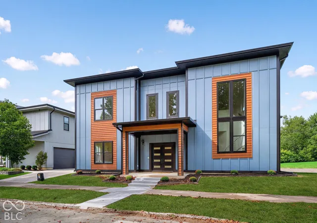 Single family home for sale at 2620 Broadway St, Indianapolis, IN 46205 | MLS# 22128541