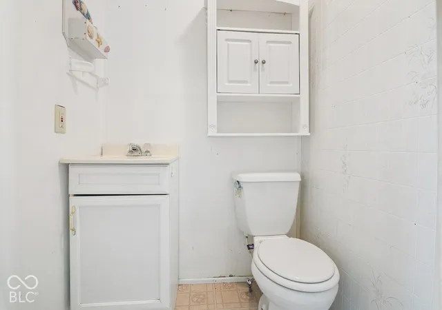 Photo 3 of Single family home for sale at 935 N Fenton Ave, Indianapolis, IN 46219 | MLS# 22128553 | Listing updated on 2026-09-29