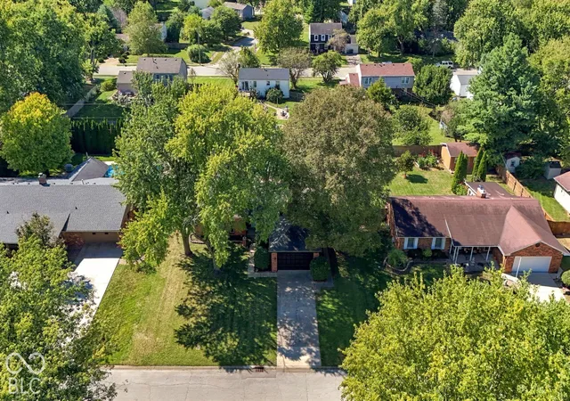 Photo 3 of Single family home for sale at 730 Colonial Way, Greenwood, IN 46142 | MLS# 22128554 | Listing updated on 2026-09-30