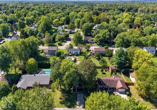 Photo 4 of Single family home for sale at 730 Colonial Way, Greenwood, IN 46142 | MLS# 22128554 | Listing updated on 2026-09-30