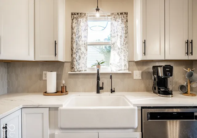 Photo 2 of Single family home for sale at 11378 Cherry Blossom W Dr, Fishers, IN 46038 | MLS# 22128562 | Listing updated on 2026-10-08