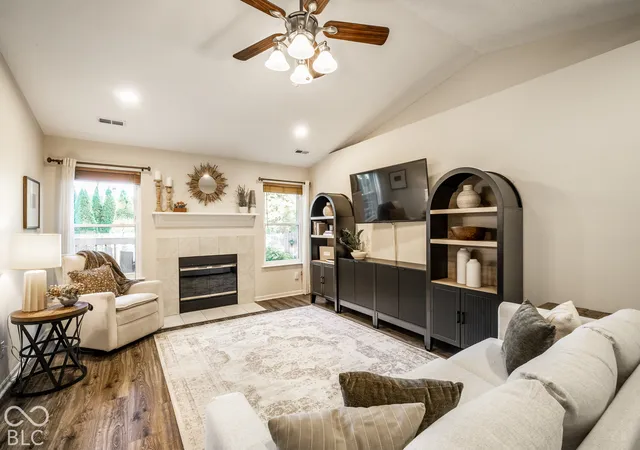 Photo 3 of Single family home for sale at 11378 Cherry Blossom W Dr, Fishers, IN 46038 | MLS# 22128562 | Listing updated on 2026-10-08