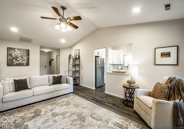Photo 4 of Single family home for sale at 11378 Cherry Blossom W Dr, Fishers, IN 46038 | MLS# 22128562 | Listing updated on 2026-10-08